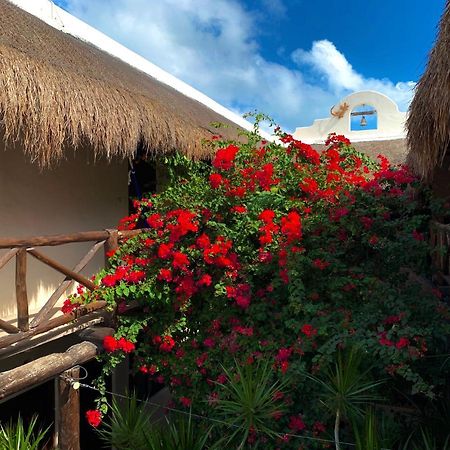 Lo Nuestro Petit Hotel Tulum Bagian luar foto
